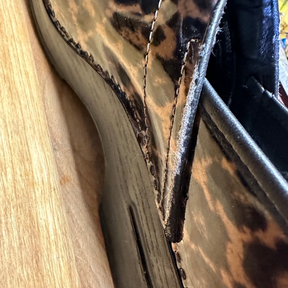 DANSKO, PATENT LEATHER, LEOPARD PRINT CLOGS, SIZE WOMEN'S 41E, 10.5 US - Picture 8 of 11